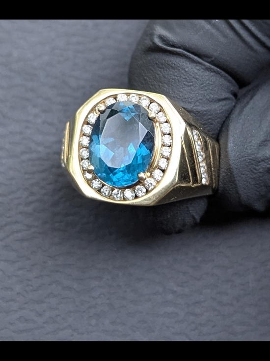 Helzberg Diamonds Other - Helzberg Diamonds Gold Ring with Blue Center Stone and Halo
